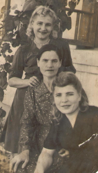 Щербаковы Аграфена, Валентина Ильинична и Татьяна Ильинична